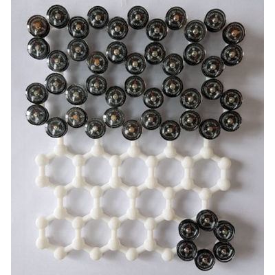 2D van der Waals magnets: From fundamental physics to applications